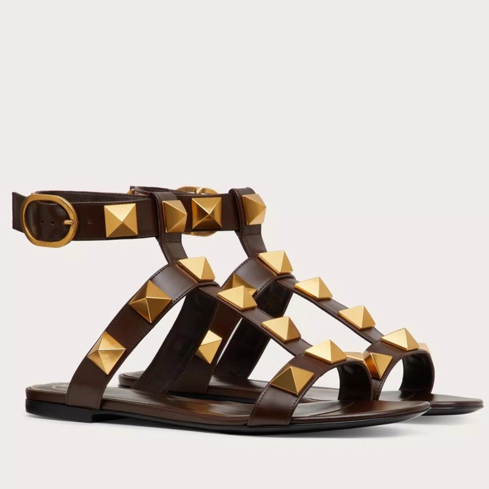 Cheap Reps Valentino Roman Stud Flat Sandals In Fondant Calfskin