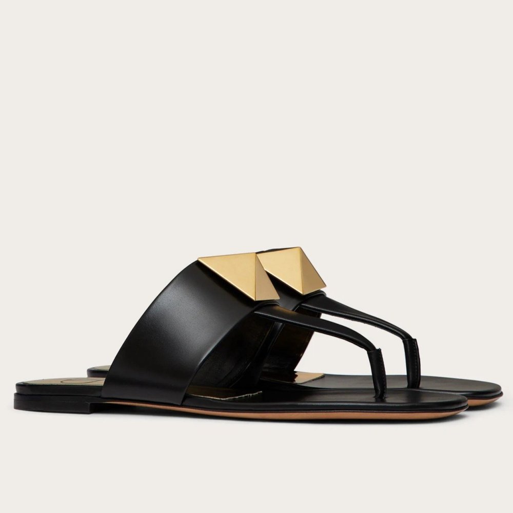 Cheap Reps Valentino One Stud Flat Thong Sandals In Black Calfskin